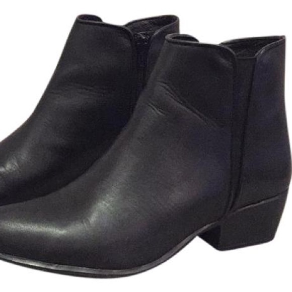 steve madden urmi bootie